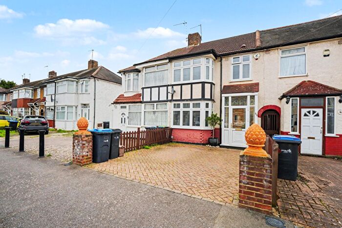 3 Bedroom Terraced House For Sale In Lombard Avenue, Enfield, EN3