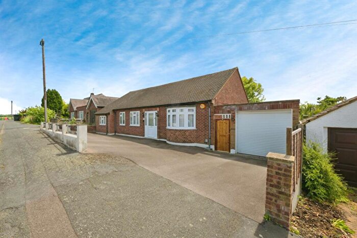 3 Bedroom Detached Bungalow For Sale In Shooters Drive, Nazeing, Waltham Abbey, EN9