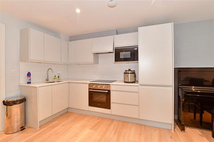 1 Bedroom Flat For Sale In Mill Bay Lane, Horsham, West Sussex, RH12