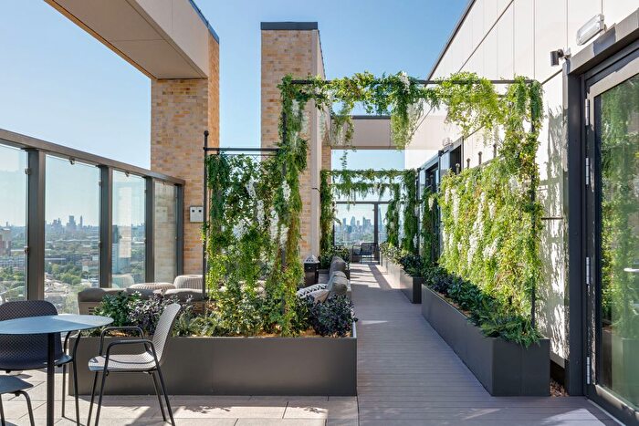 1 Bedroom Flat To Rent In Copperas Street, London, SE8