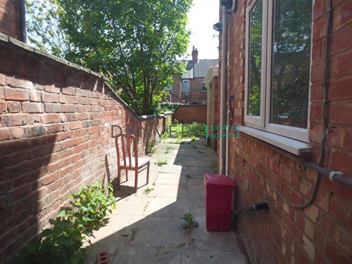 4 Bedroom Terraced House To Rent In Jarrom Street, Leicester, LE2