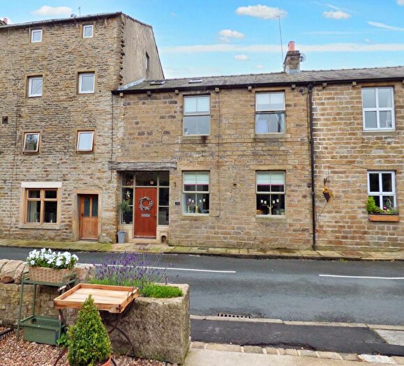 3 Bedroom Terraced House For Sale In North View, Lothersdale, BD20
