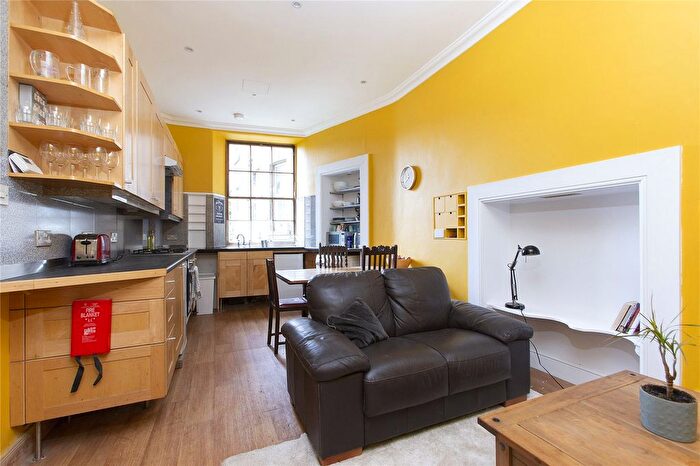 3 Bedroom Flat To Rent In Hillside Street, Edinburgh, EH7