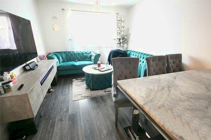 2 Bedroom Flat To Rent In Buchanan House, Tennyson Close, Scotland Green Road, Enfield, EN3
