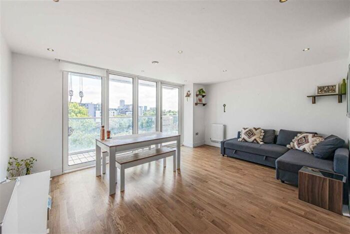 3 Bedroom Flat To Rent In Seager Place, Deptford, SE8