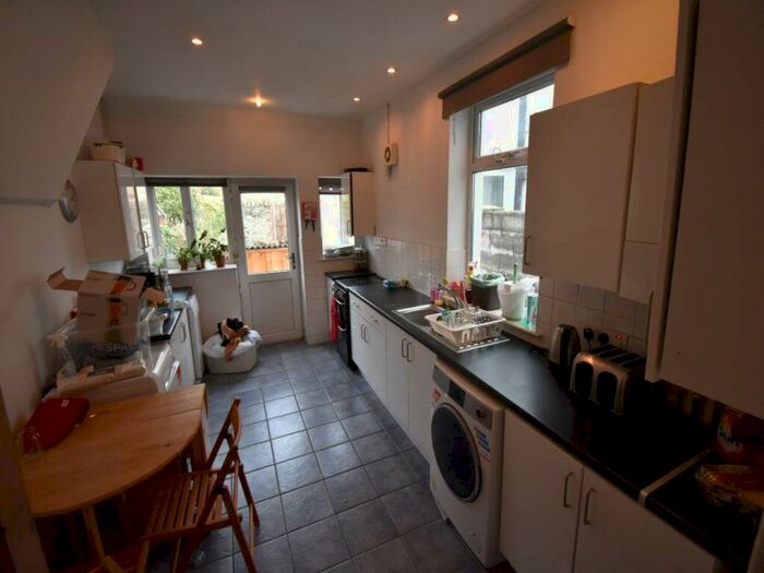 4 Bedroom House To Rent In Lisvane Street, Cathays, CF24