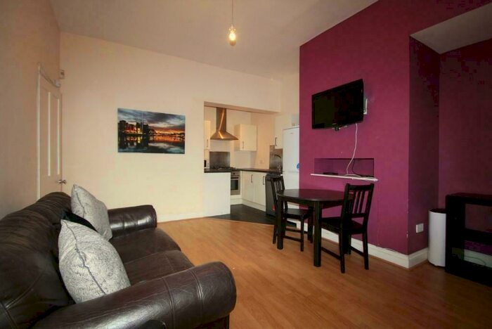 3 Bedroom Ground Flat To Rent In Fairfield Road, Newcastle Upon Tyne, NE2