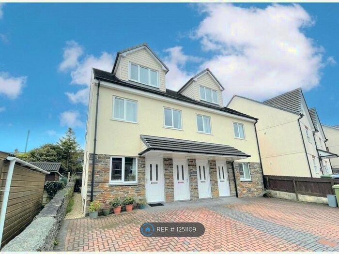 2 Bedroom Flat To Rent In Glen Road, Wadebridge PL27