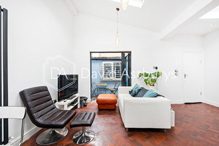 2 Bedroom Apartment To Rent In Holloway Road, Holloway, London, N7