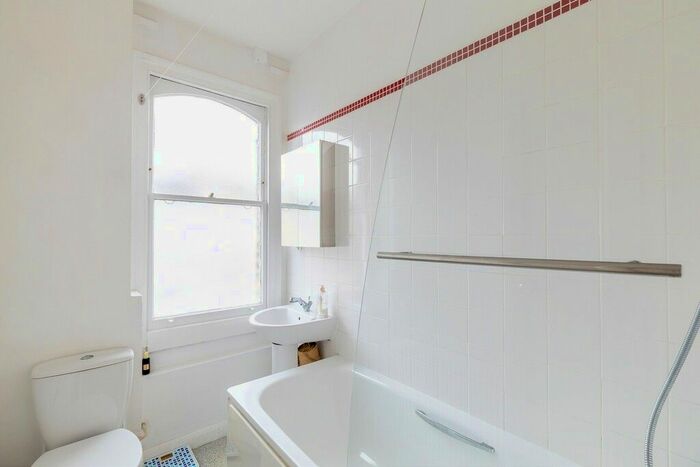 1 Bedroom Flat To Rent In Shorrolds Road, Fulham, SW6