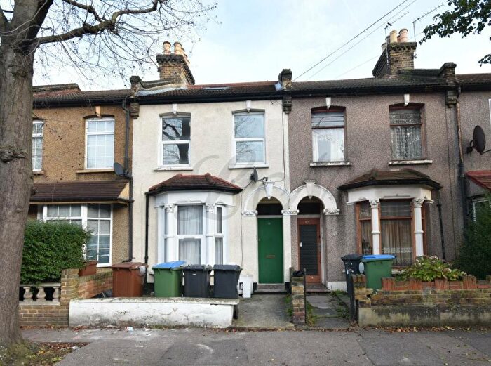 2 Bedroom Duplex To Rent In Cheneys Road, Leytonstone, E11