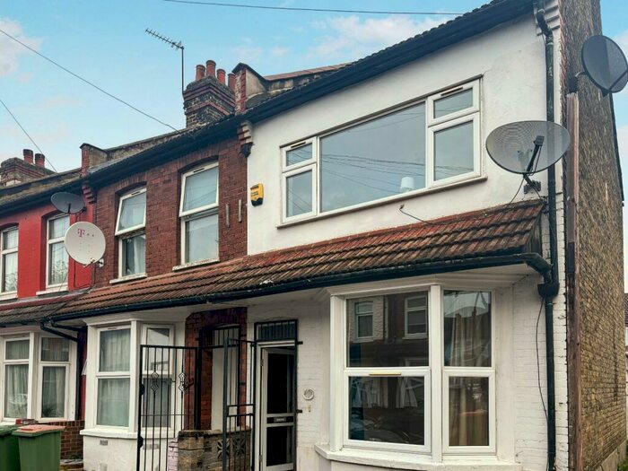 2 Bedroom End Of Terrace House To Rent In Falcon Street, London, E13