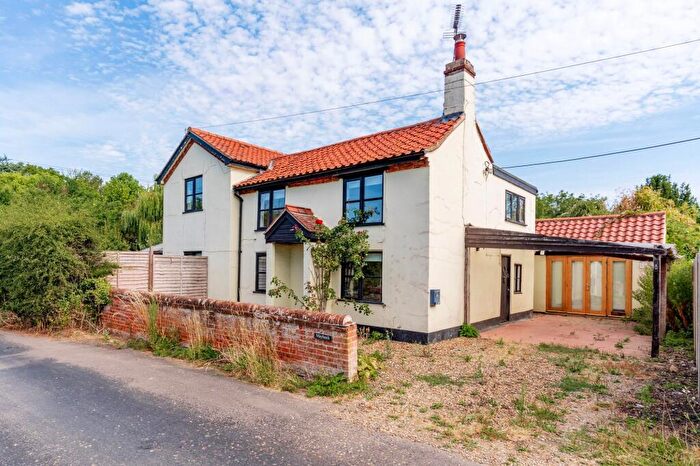4 Bedroom Detached House For Sale In Mill Road, Banningham, NR11
