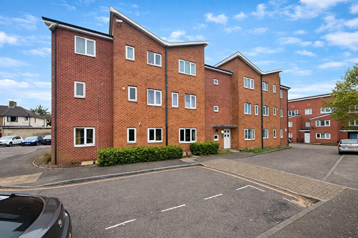 1 Bedroom Flat To Rent In Roberts Place, Dagenham, RM10