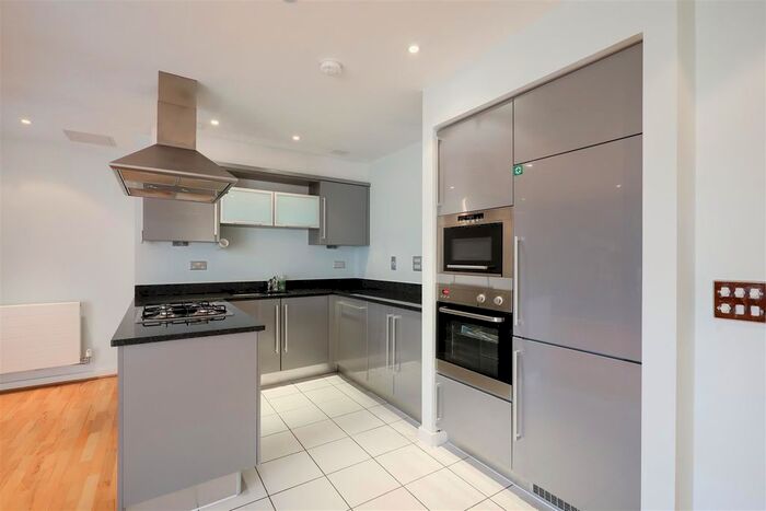 2 Bedroom Flat To Rent In Whitelands Crescent, London, SW18
