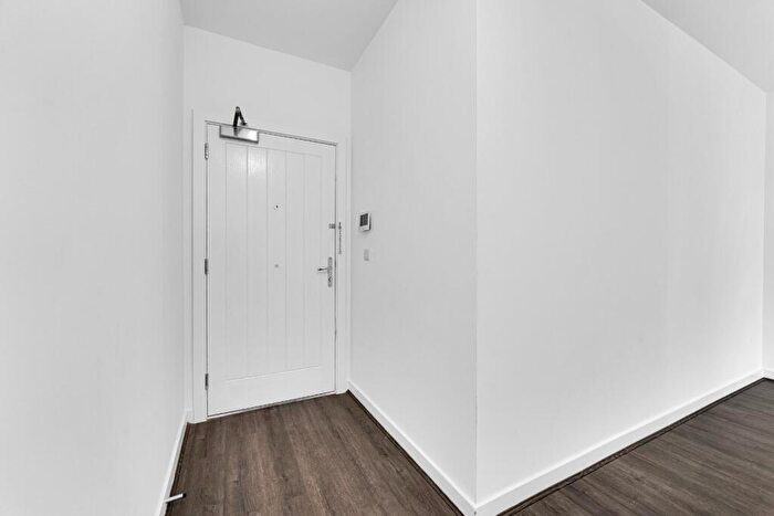 2 Bedroom Flat To Rent In Cotton Gardens, Bolton, Greater Manchester, BL1