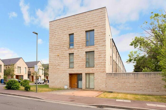 4 Bedroom End Of Terrace House To Rent In Skye Lane, Edgware, HA8