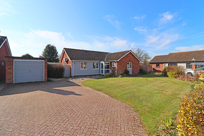 3 Bedroom Detached Bungalow For Sale In South View Green, Bentley, IP9