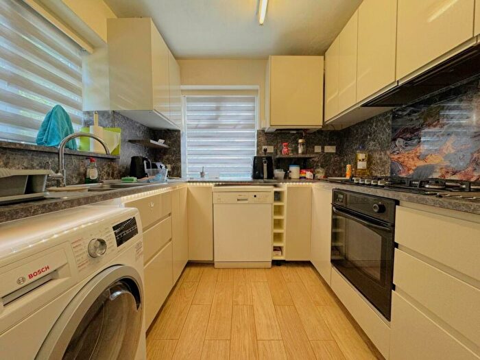 3 Bedroom Flat To Rent In High Mead, Harrow, HA1
