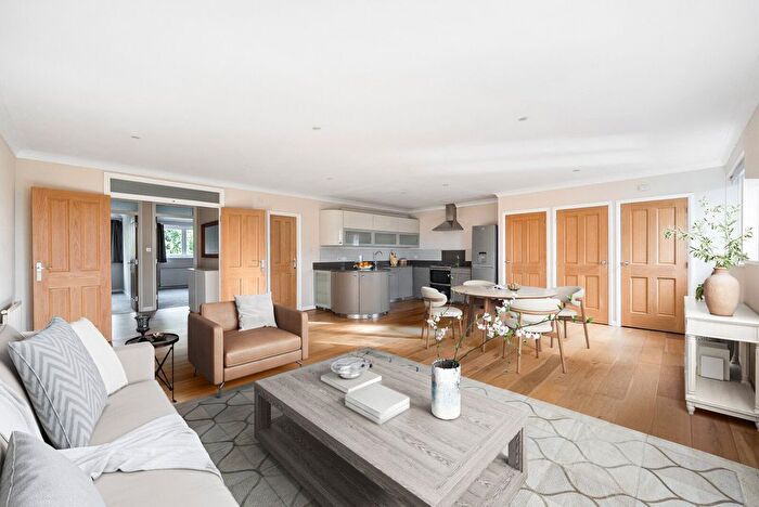 2 Bedroom Flat For Sale In Highdene, Albury Road, Guildford, GU1