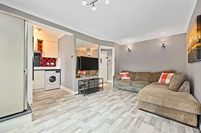 2 Bedroom Flat For Sale In Park West, London, W2