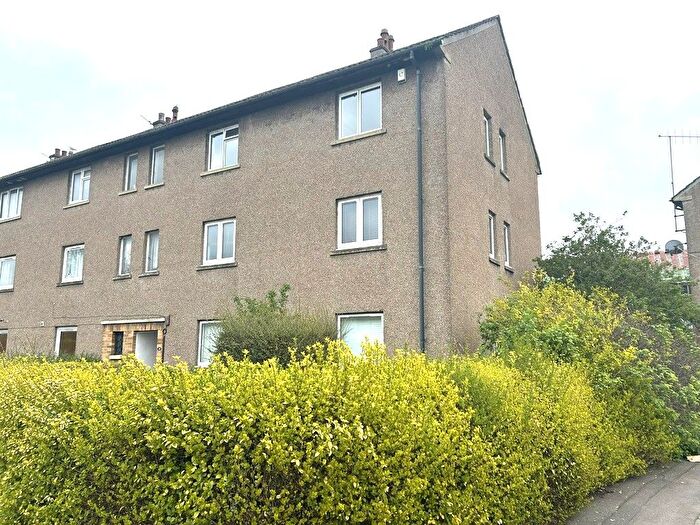 2 Bedroom Flat To Rent In Ballindean Road, Dundee, DD4