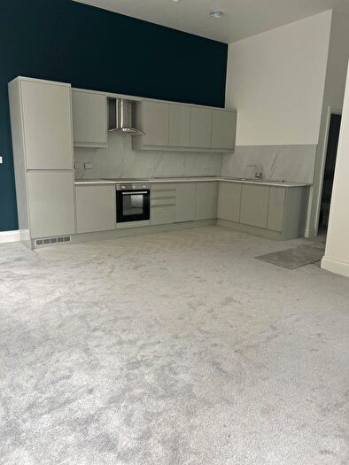 1 Bedroom Flat To Rent In Station Road, Batley, WF17