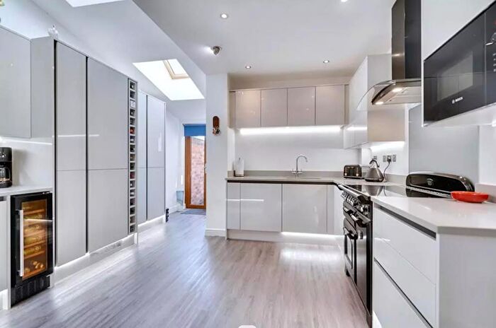 4 Bedroom House To Rent In Shrubbery Street, Kidderminster, DY10