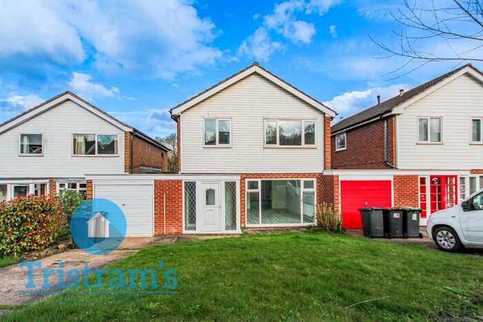 4 Bedroom Semi-Detached House To Rent In Appledore Avenue, Wollaton, Nottingham, NG8