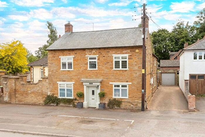 4 Bedroom Detached House For Sale In High Street, Guilsborough, Northamptonshire, NN6