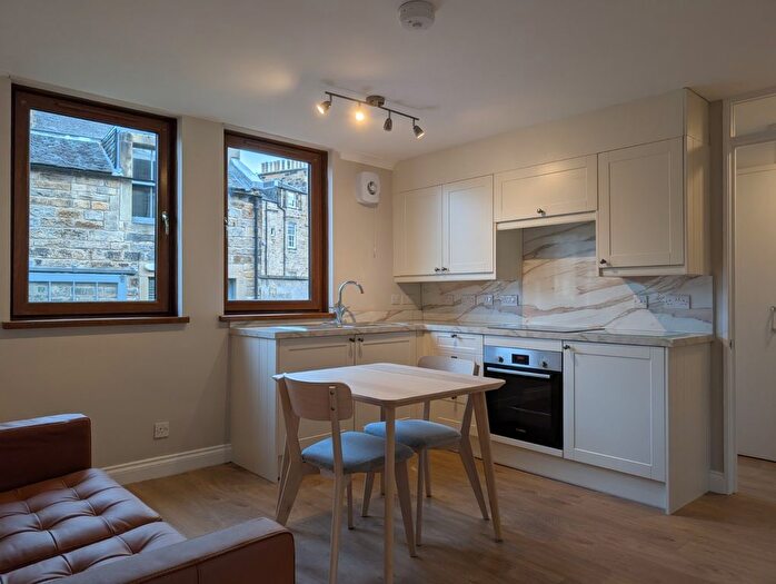 1 Bedroom Flat To Rent In Jamaica Mews, Edinburgh, Midlothian, EH3