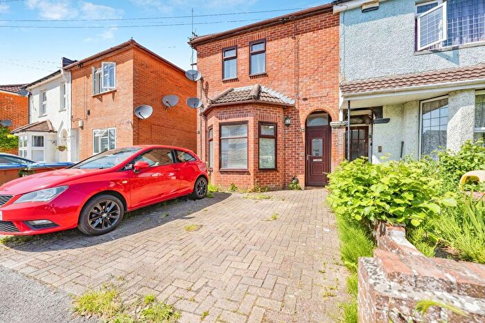 2 Bedroom Maisonette For Sale In Appleton Road, Southampton, SO18