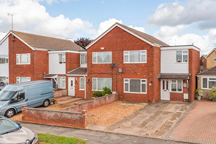 3 Bedroom Semi-detached House For Sale In , Park Road, Burton Latimer, NN15