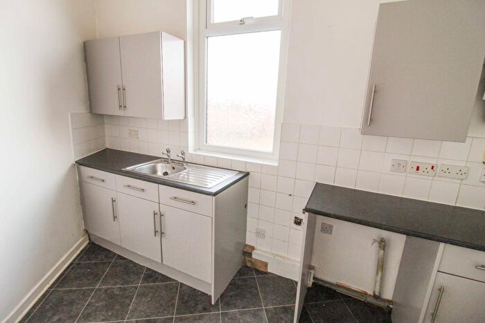 2 Bedroom Flat To Rent In Morris Green Lane, Bolton, BL3