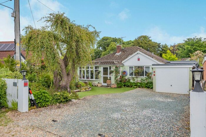 3 Bedroom Detached Bungalow For Sale In Stonehills, Fawley, SO45