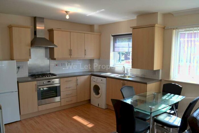 2 Bedroom Apartment To Rent In Drayton Street, Hulme, M15