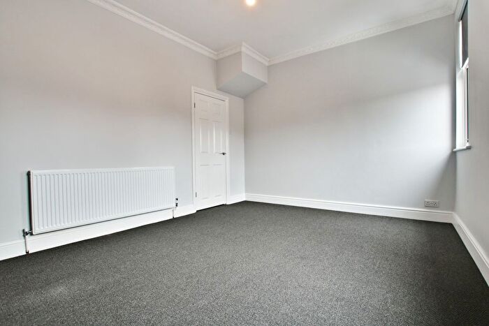 2 Bedroom Flat To Rent In Beckenham Lane, Bromley, Kent, BR2