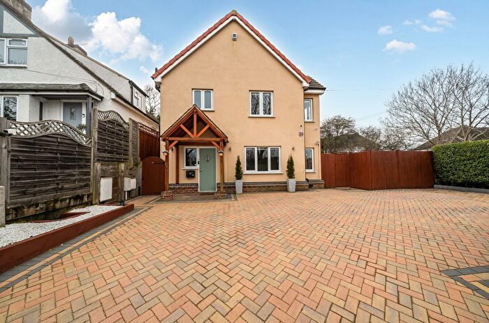 4 Bedroom Detached House For Sale In Cockmannings Road, Orpington, BR5