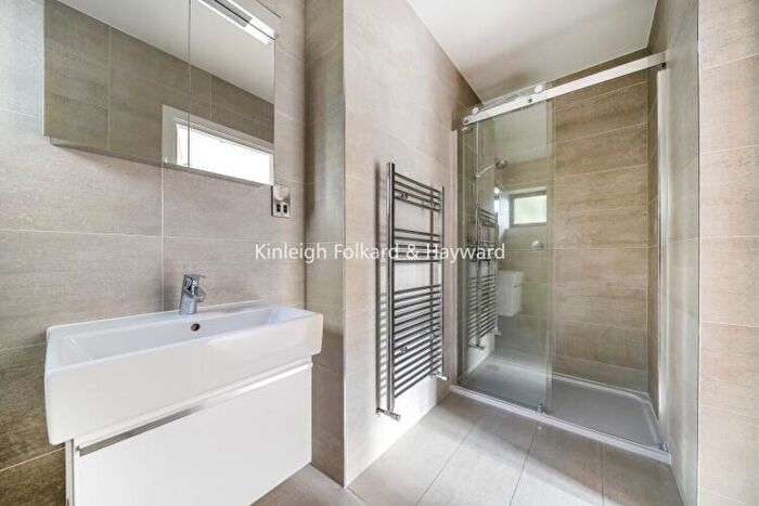 2 Bedroom Apartment To Rent In Bickley Park Road Bromley, BR1