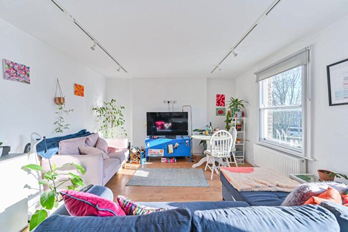 3 Bedroom Flat For Sale In Charlton Road, Blackheath, London, SE3