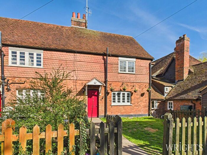 2 Bedroom Cottage For Sale In Mill Green, Hatfield, AL9