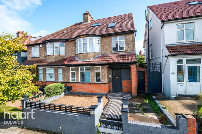 5 Bedroom Semi-Detached House For Sale In Forest Hill Road, London, SE22