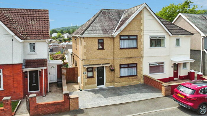 3 Bedroom Semi-Detached House For Sale In Grove Road, Clydach, Swansea, SA6