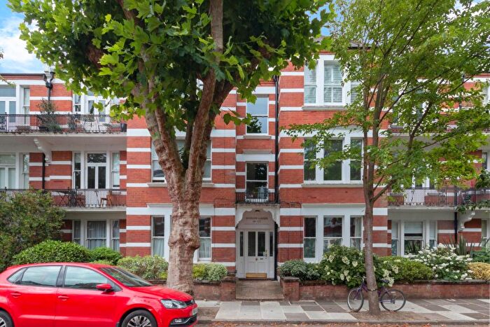 2 Bedroom Flat For Sale In Riverview Gardens, Castelnau, Barnes, SW13