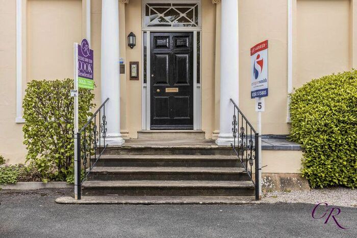 2 Bedroom Apartment For Sale In Clarence Road, Pittville, GL52