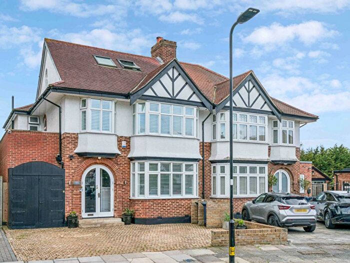 5 Bedroom Semi Detached House For Sale In Delamere Road, Ealing, W5