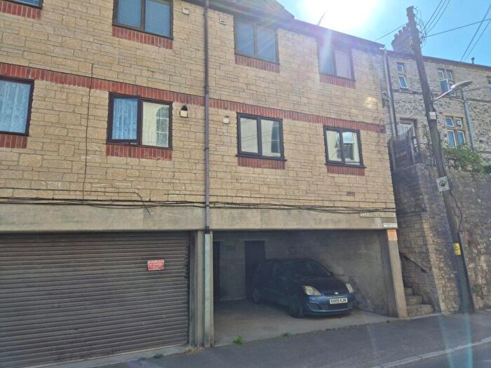 1 Bedroom Flat To Rent In Coombend, Radstock, BA3