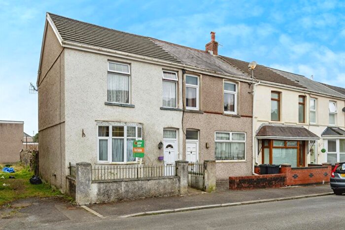 3 Bedroom End Of Terrace House For Sale In Coronation Avenue, Resolven, Neath, SA11