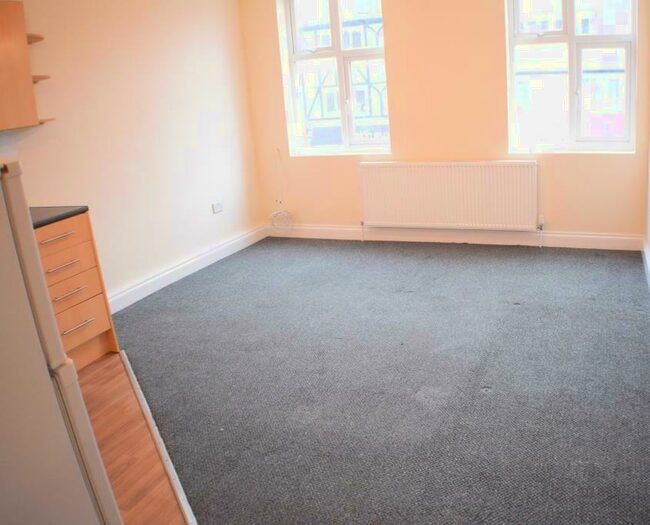 1 Bedroom Flat To Rent In High Road, Loughton, Essex, IG10