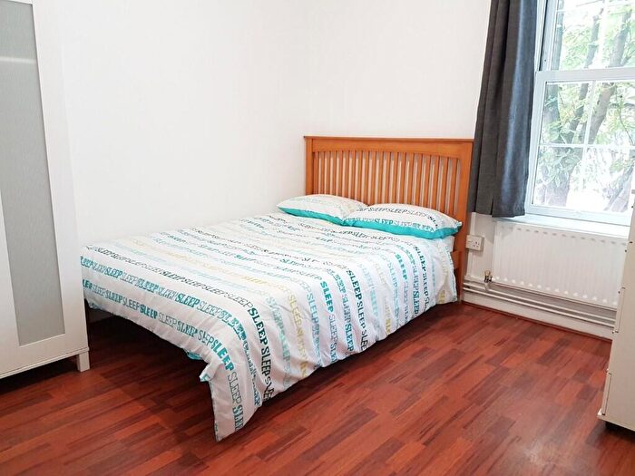 3 Bedroom Flat To Rent In Chicksand Street, London, E1
